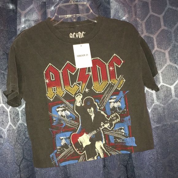 Forever 21 Tops - Sale $4 NWT ac / dc band concert tee crop top forever 21 trendy rock & roll s/m
